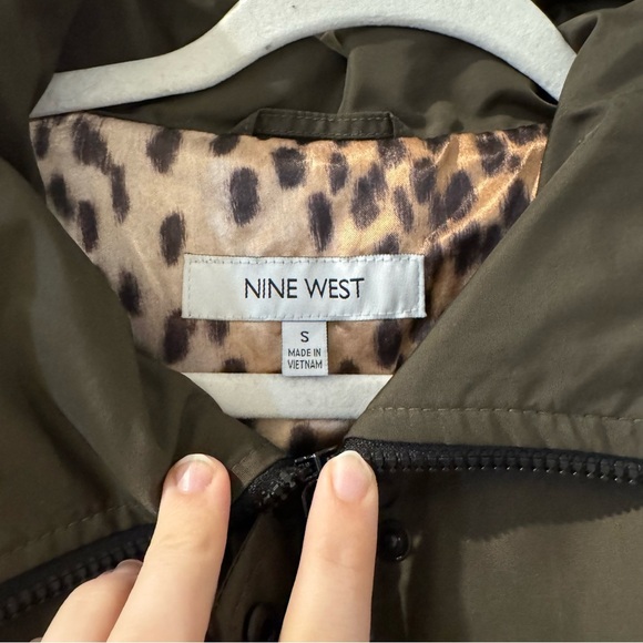 NWOT Nine West Rain Jacket - Picture 2 of 3